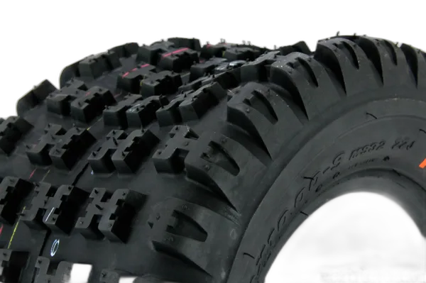 Maxxis M932 Razr, Rear